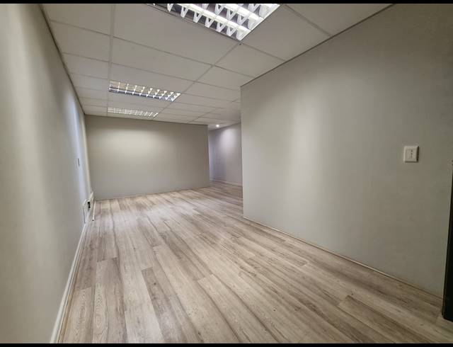 87M² OFFICE TO LET IN TYGER WATERFRONT